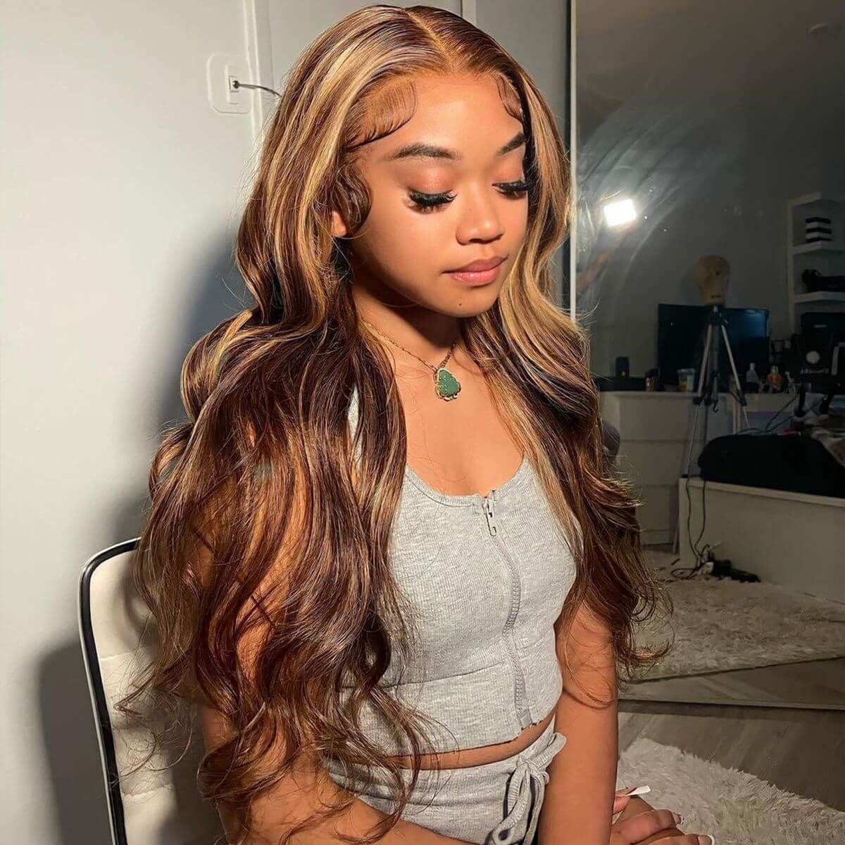 Sleek Glueless HONEY Blonde Highlight wig. Pre everything 180% density.